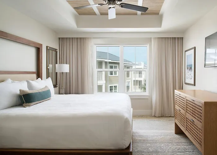 Waterline Villas & Marina, Autograph Collection