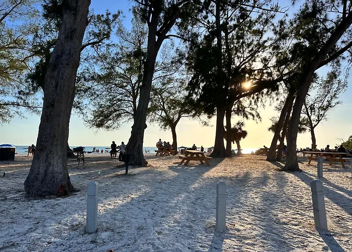 Alamanda Villas On Holmes Beach